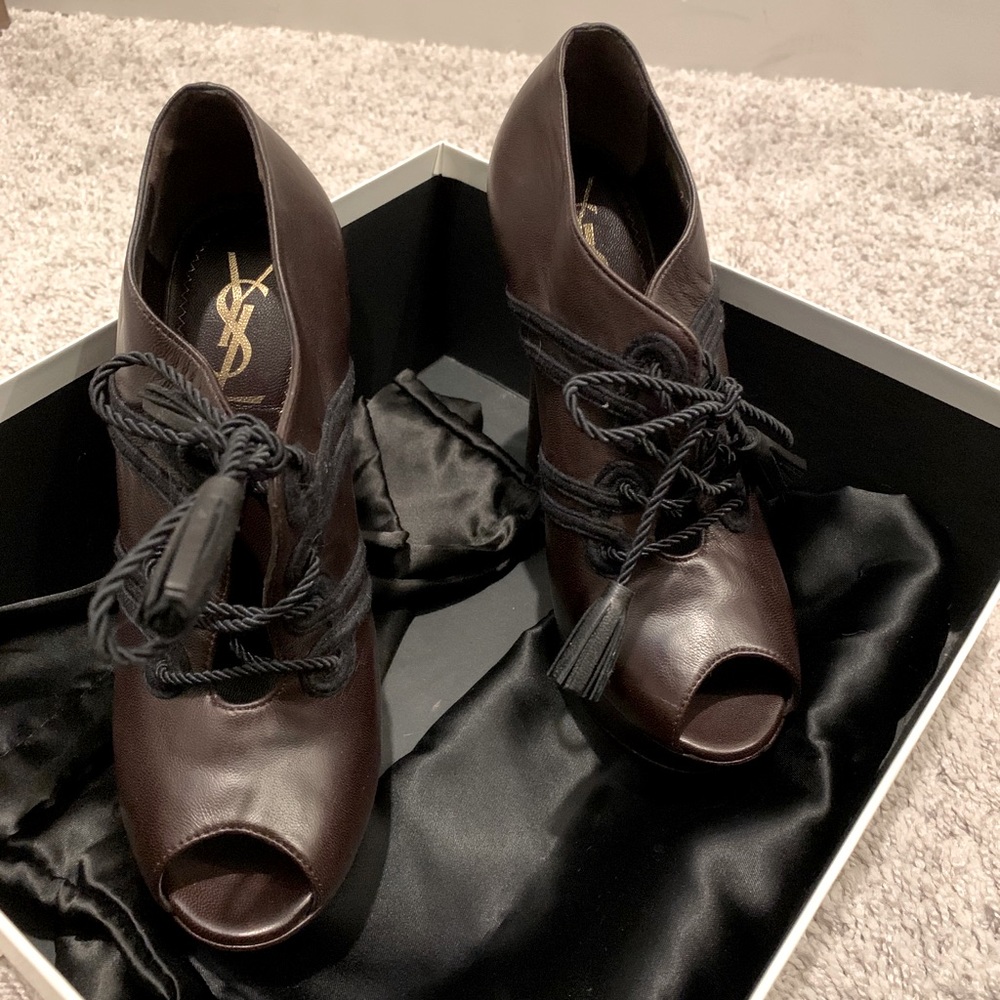 Yves Saint Laurent booties